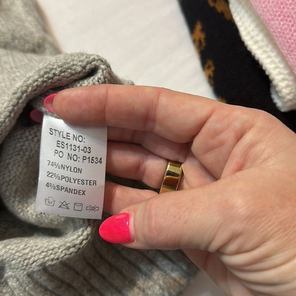 NWT hooded Sweater by On you - Picture 4 of 4